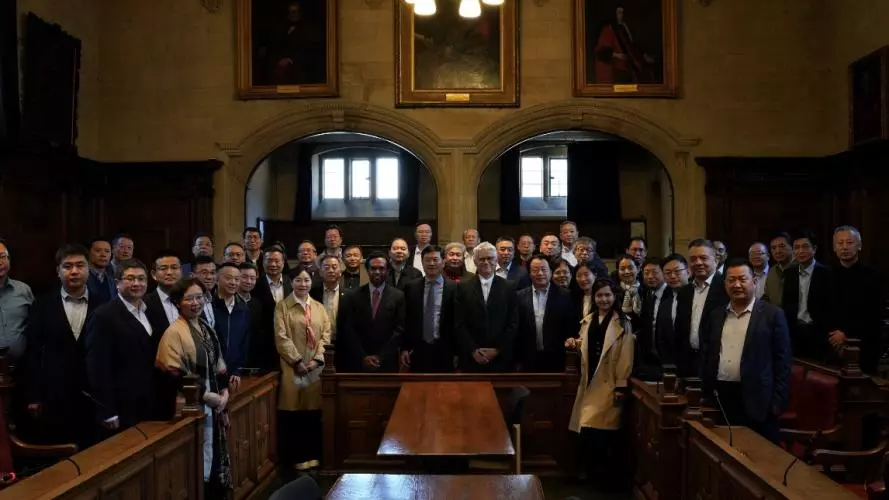 A group photo from the Chinese Hepatobiliary Surgery Delegation at the Council Chamber in Oxford Town Hall