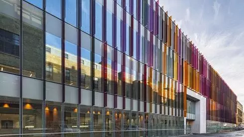 A Photograph of the New Biochemistry Building where Kavli Institute is located.